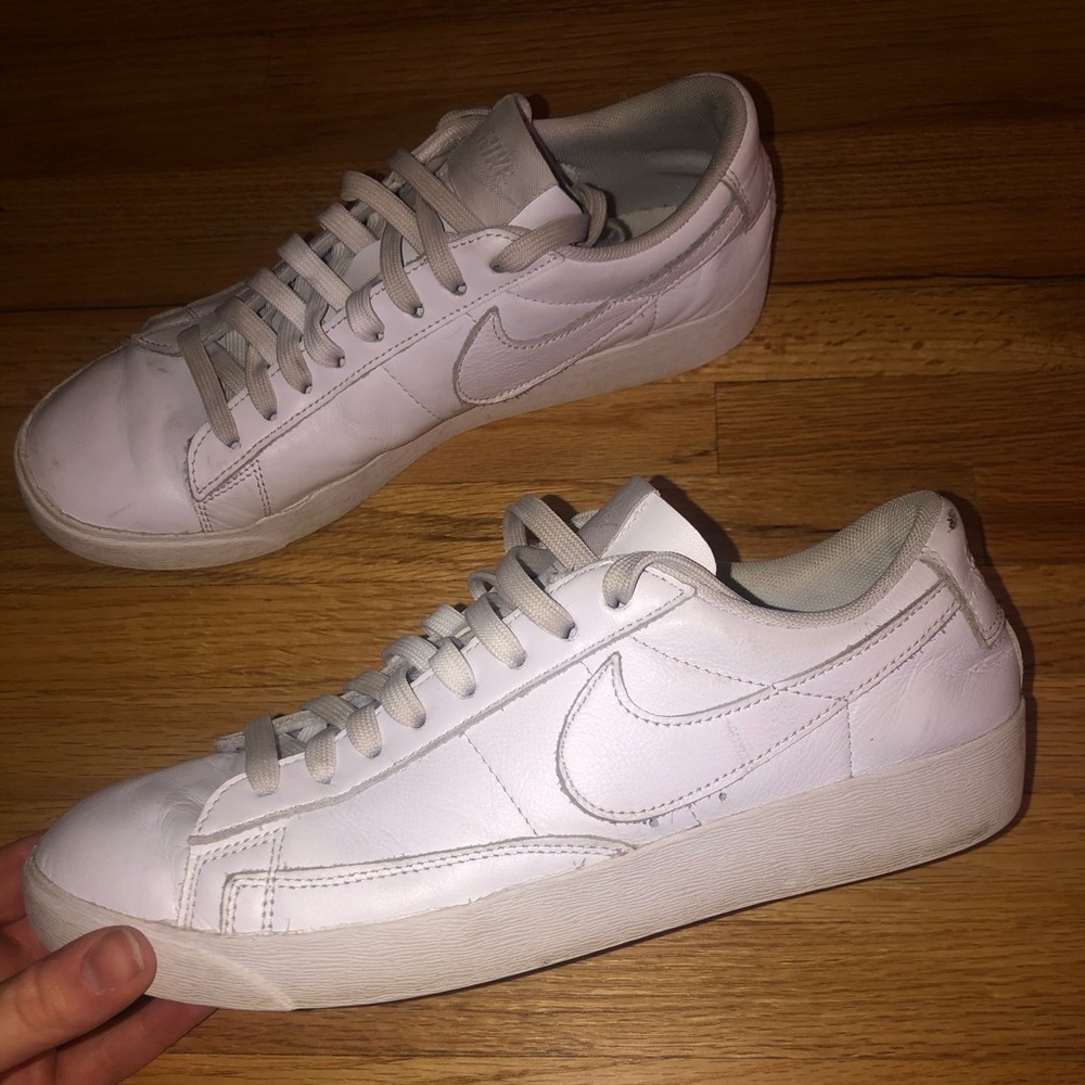 Nike White Sneakers 🔥
